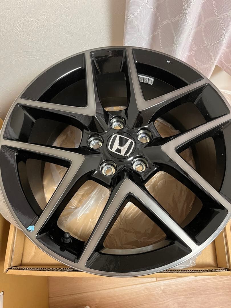 FL1 シビック アルミホイール　18インチ 8J 50　114.3　新車外し