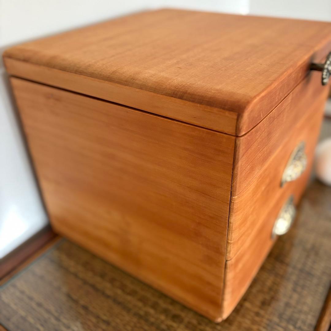 無垢材 × 真鍮 取っ手 ／丁寧な暮らしのための 木製 収納 チェスト