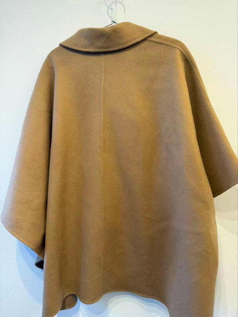 23区今季新品【見上愛さん着用ウールライトリバー ポンチョシルエット