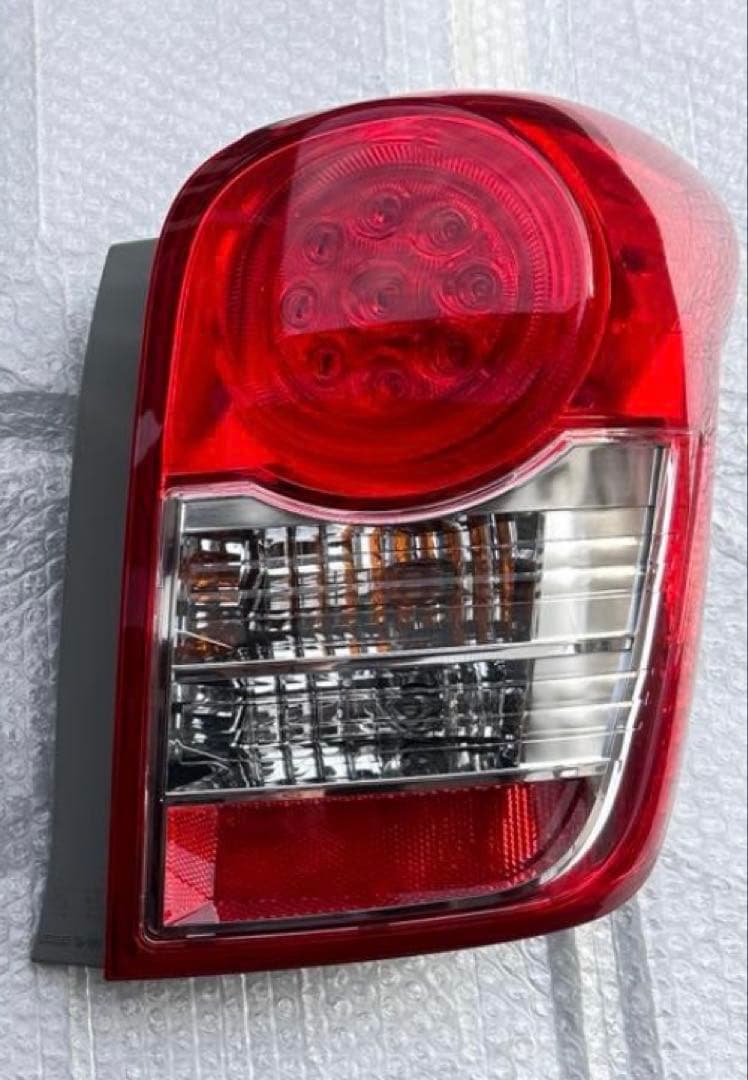 送込 140系カローラフィールダー後期 LEDテールランプ 右