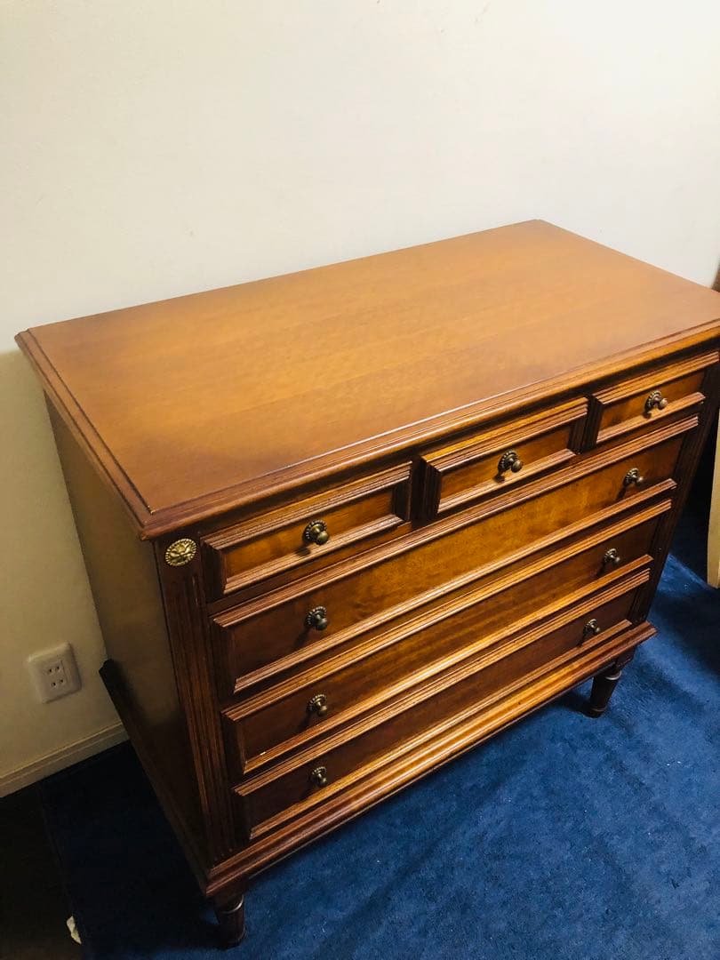 来た！アンティーク　西洋家具　キャビネット　クラシックスタイル木製タンス