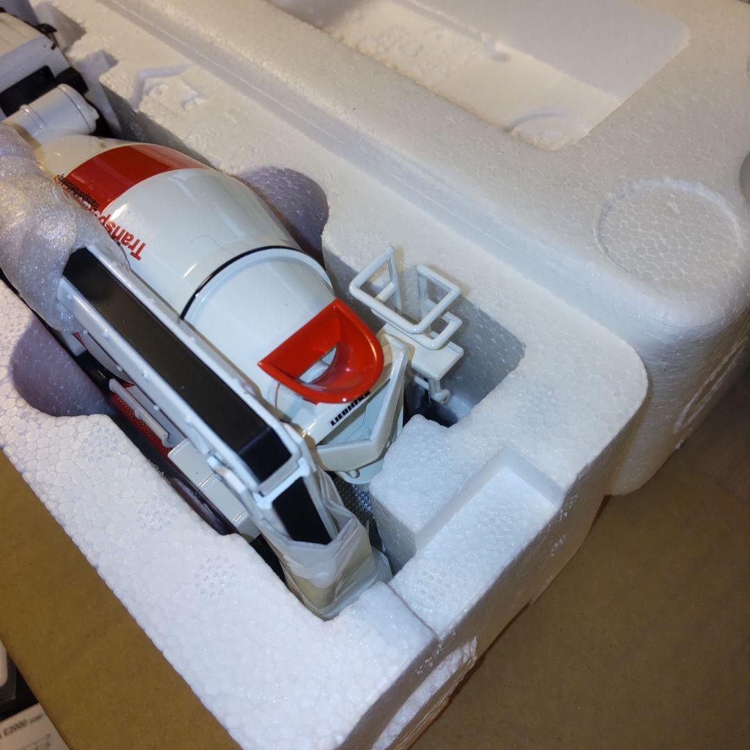 NZG メルセデスベンツアクトロス8x4 Liebherrミキサー車