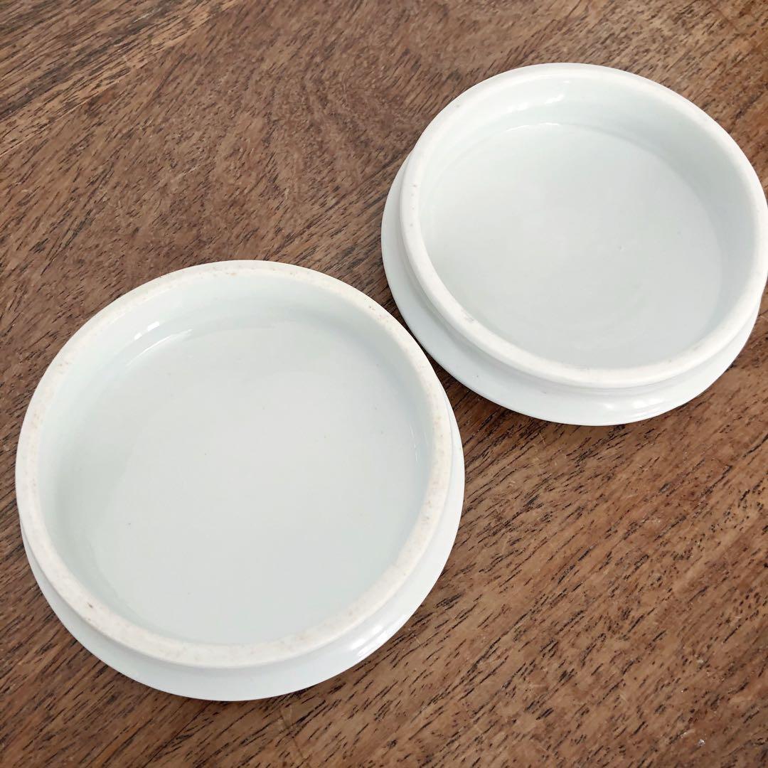 CO.さまおまとめ 【古い石鹸と重曹の容器と蓋付き薬瓶2つ】