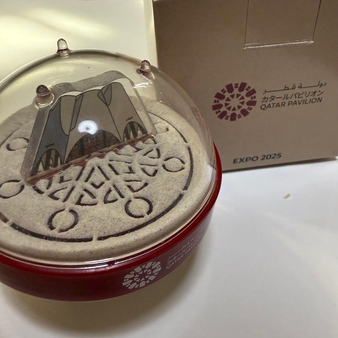 カタールパビリオン　サンドアート　ペーパーウェイト
