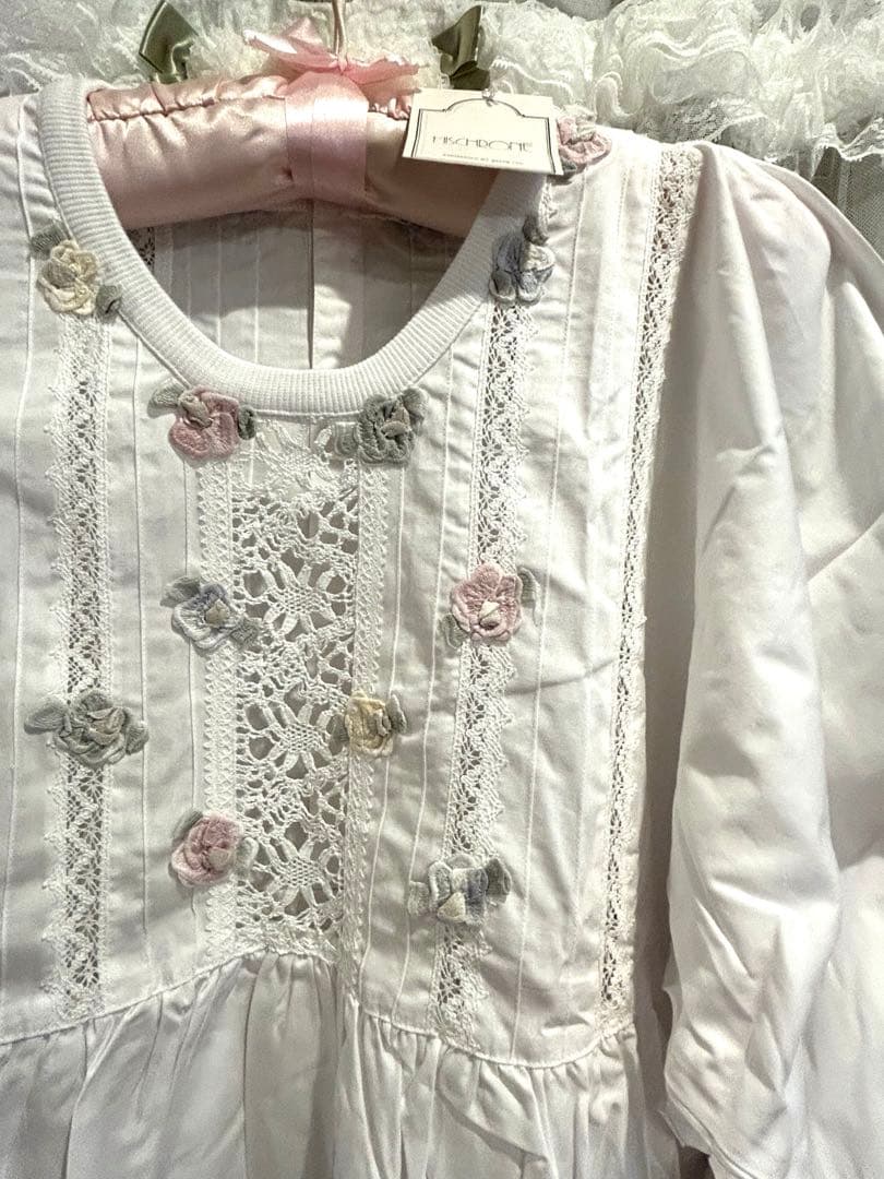 タク付き新品未使用さえらヒスクローネコットン 割烹着おまけ❤️さえらフリフリカゴ❤️