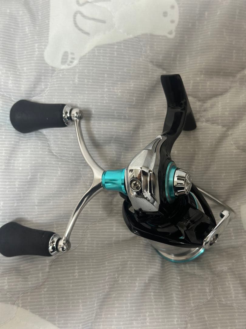 ダイワ　エメラルダス LT2500S-DH リール