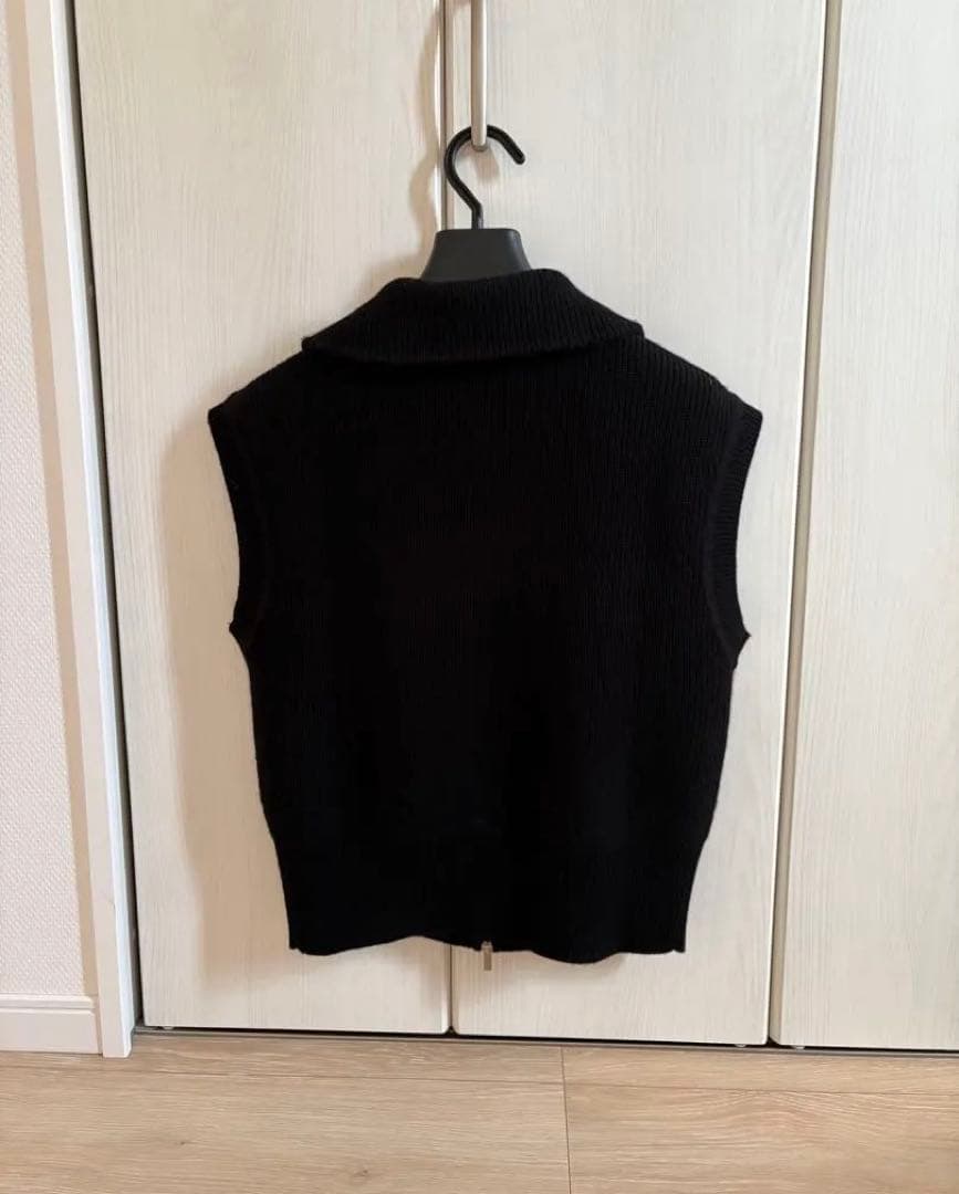 美品　YONFA ウールカシミヤジップベスト (black)