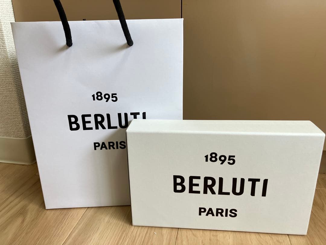 ベルルッティ　ソックス　ハンカチーフ