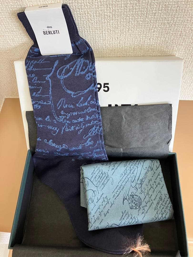 ベルルッティ　ソックス　ハンカチーフ