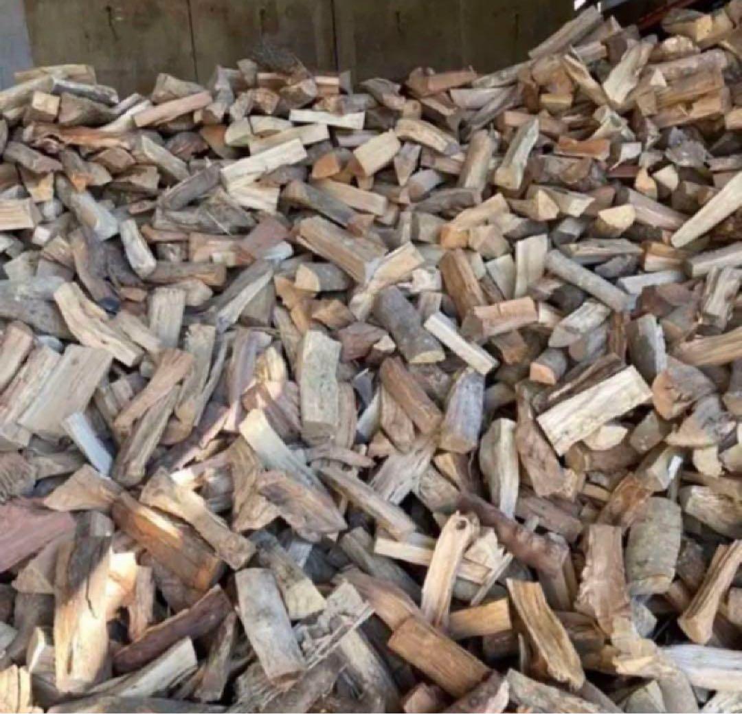 【引取限定】約350kg　2トントラック　薪　薪ストーブ用　キャンプ　約3年乾燥