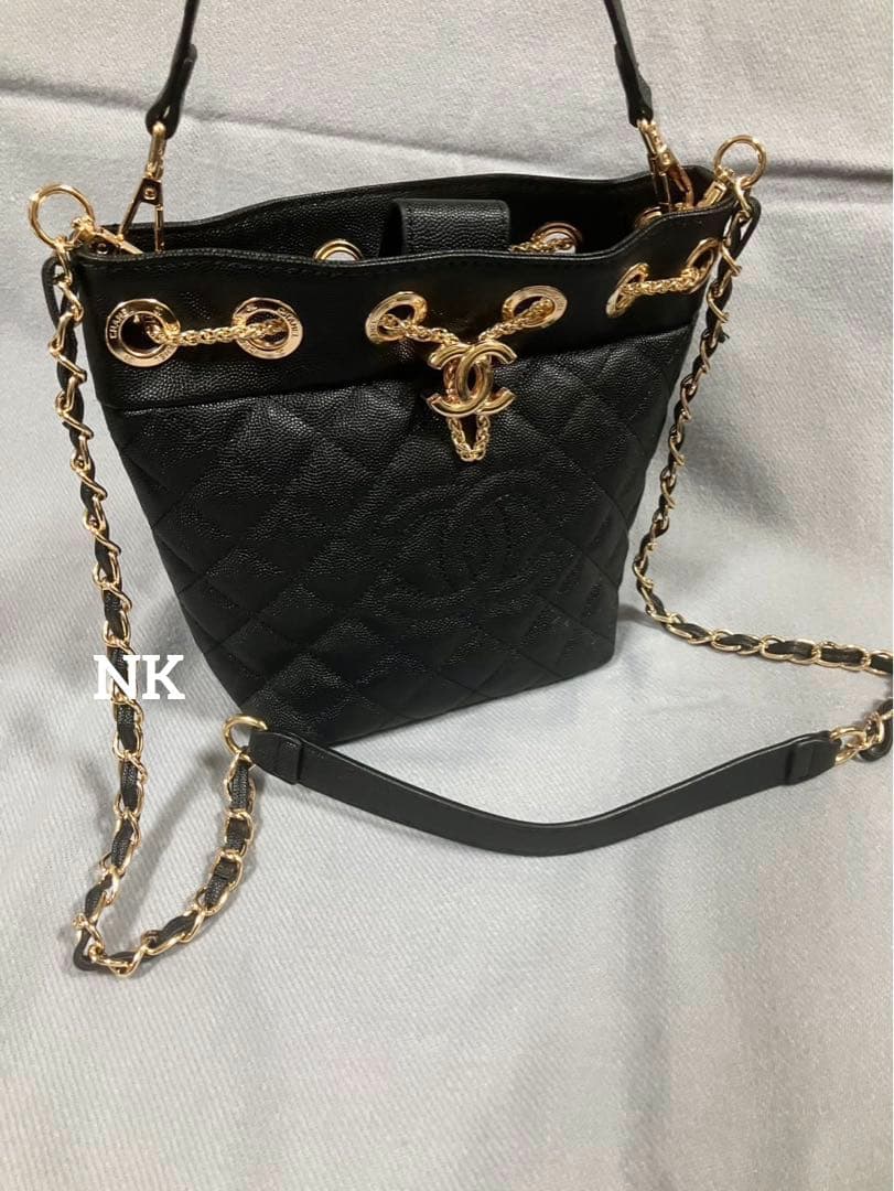 ショルダーバッグ　シャネル　ノベルティ　巾着バッグ　レザー　3way VIP