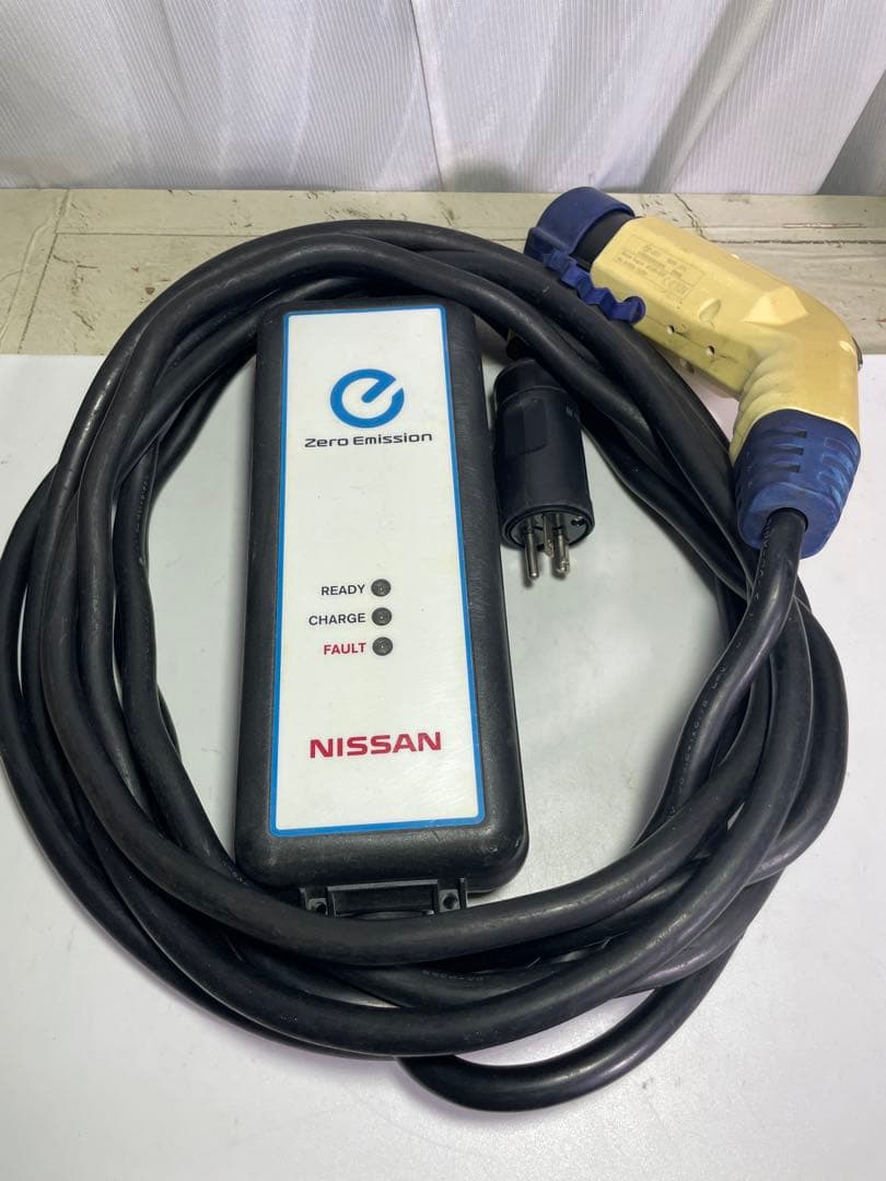 日産　リーフ　充電ケーブル　3NA1A