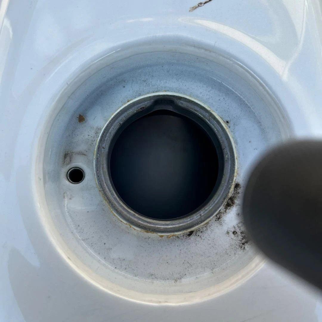 ホンダ Hornet タンク　前期型 ホワイト傷あり