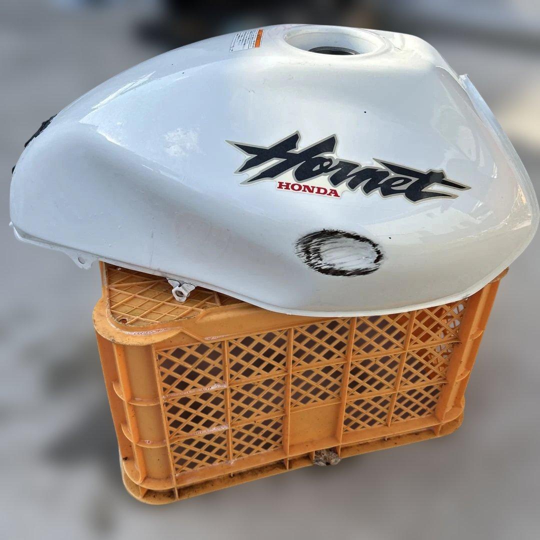 ホンダ Hornet タンク　前期型 ホワイト傷あり