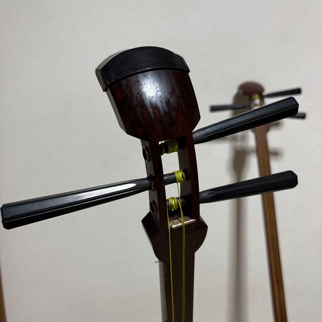 三味線　2本 K9 金　皮破れ　和楽器　胴内部ギザギザ有り