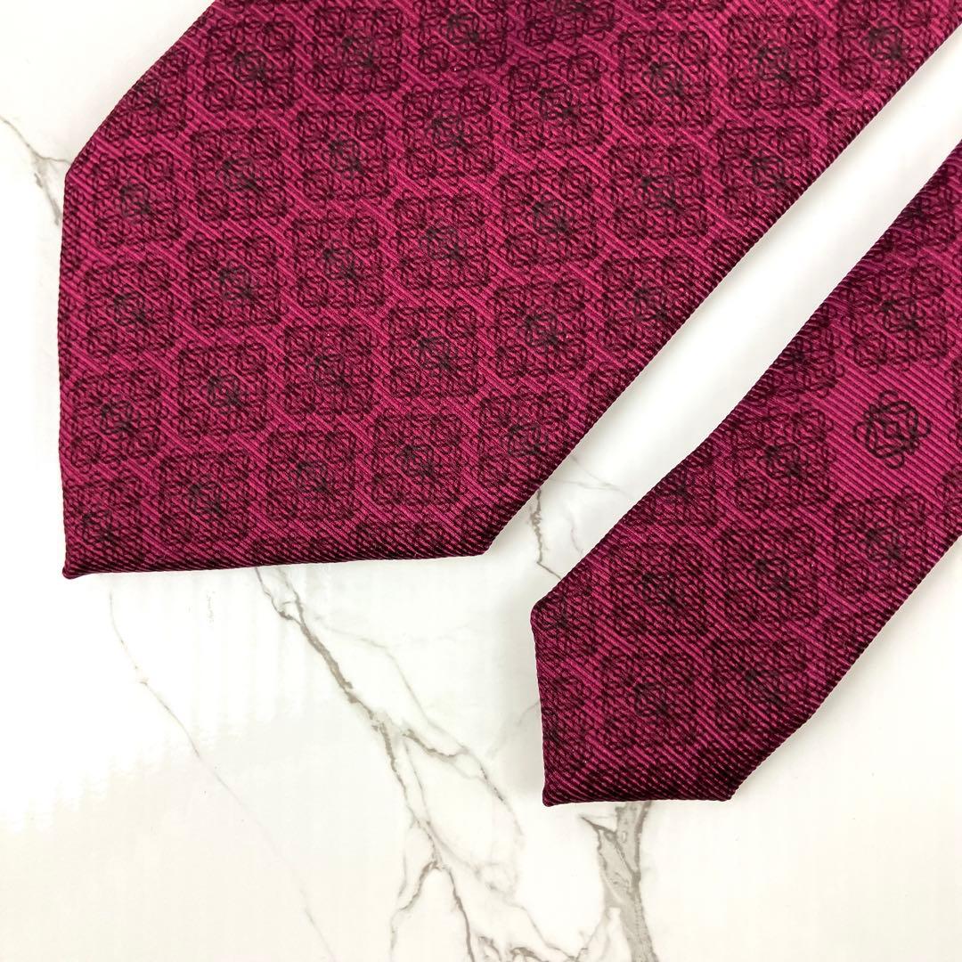 未使用級　LOEWE ロエベ　ネクタイ　アナグラム総柄　光沢　ワインレッド