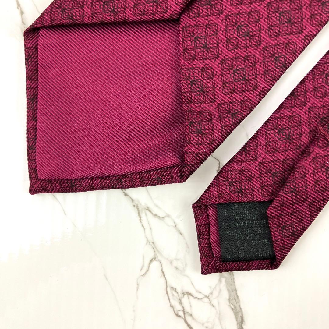 未使用級　LOEWE ロエベ　ネクタイ　アナグラム総柄　光沢　ワインレッド