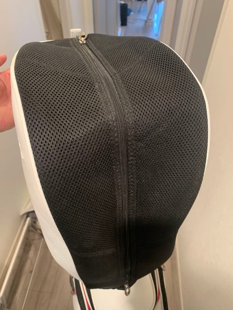 ビックバス　TOURSTAGE キャディバッグ ホワイト/ブラック