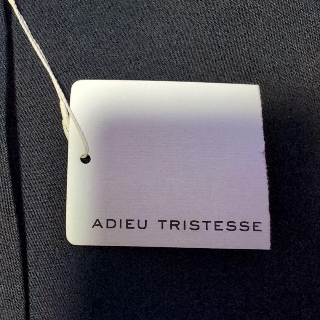 アデュートリステス 　リーフカット　ノーカラージャケット　黒　タグ付き