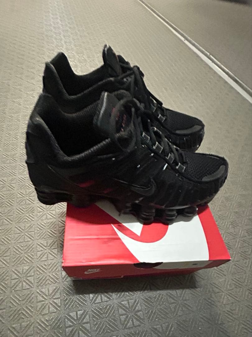 値下げ交渉可能　　ナイキショックス黒