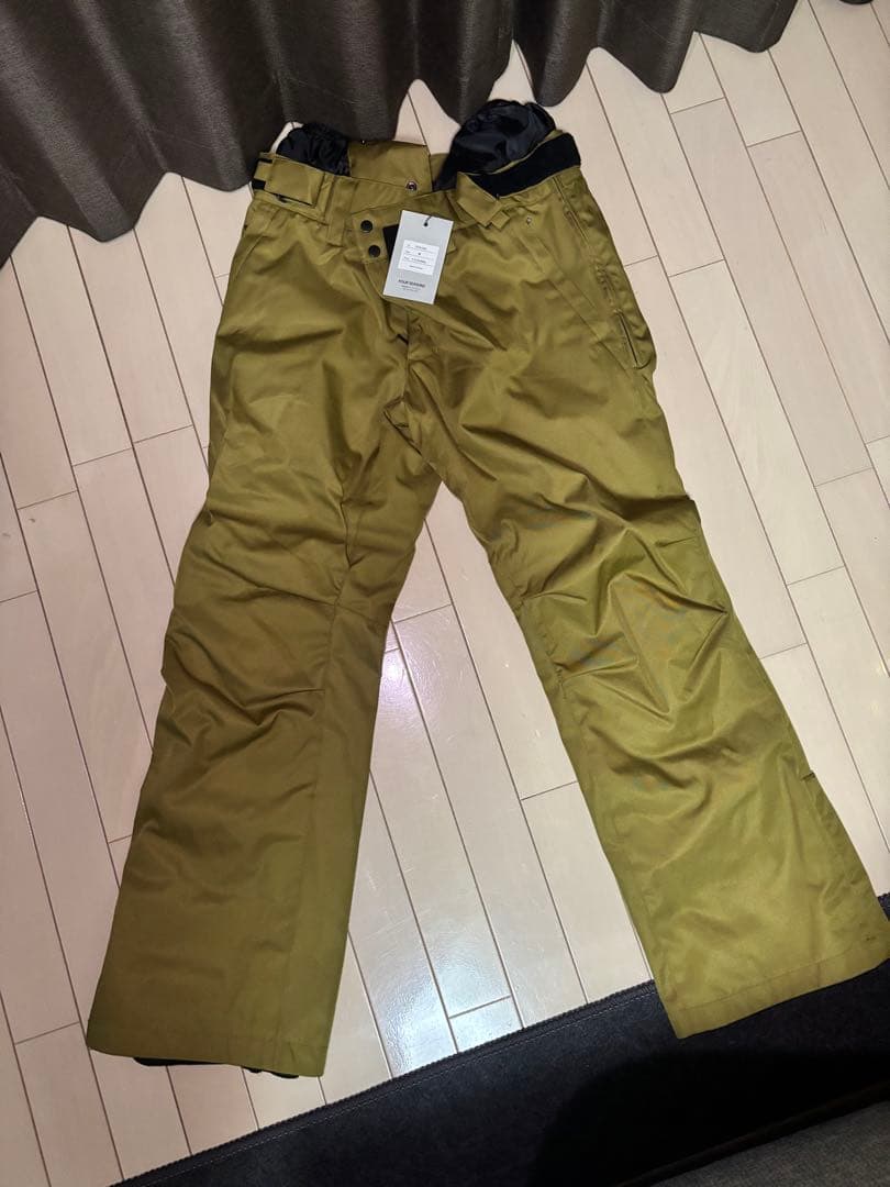 株式会社フォーシーズンズのDLITEのスノーボードウェア