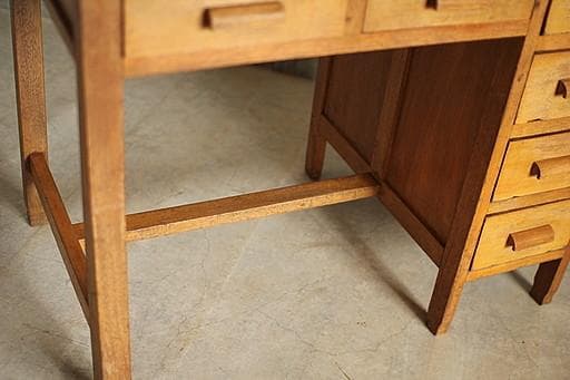 古い木製の片袖机　小引き出し6杯　ワークデスク　作業台　引き出し　古家具