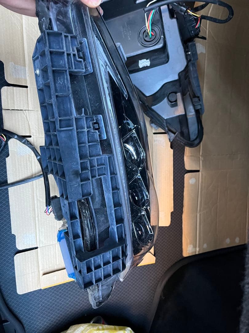 LEXUS レクサス　IS250 GSE20三眼　左右ヘッドライトVLAND