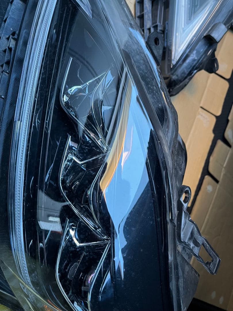 LEXUS レクサス　IS250 GSE20三眼　左右ヘッドライトVLAND