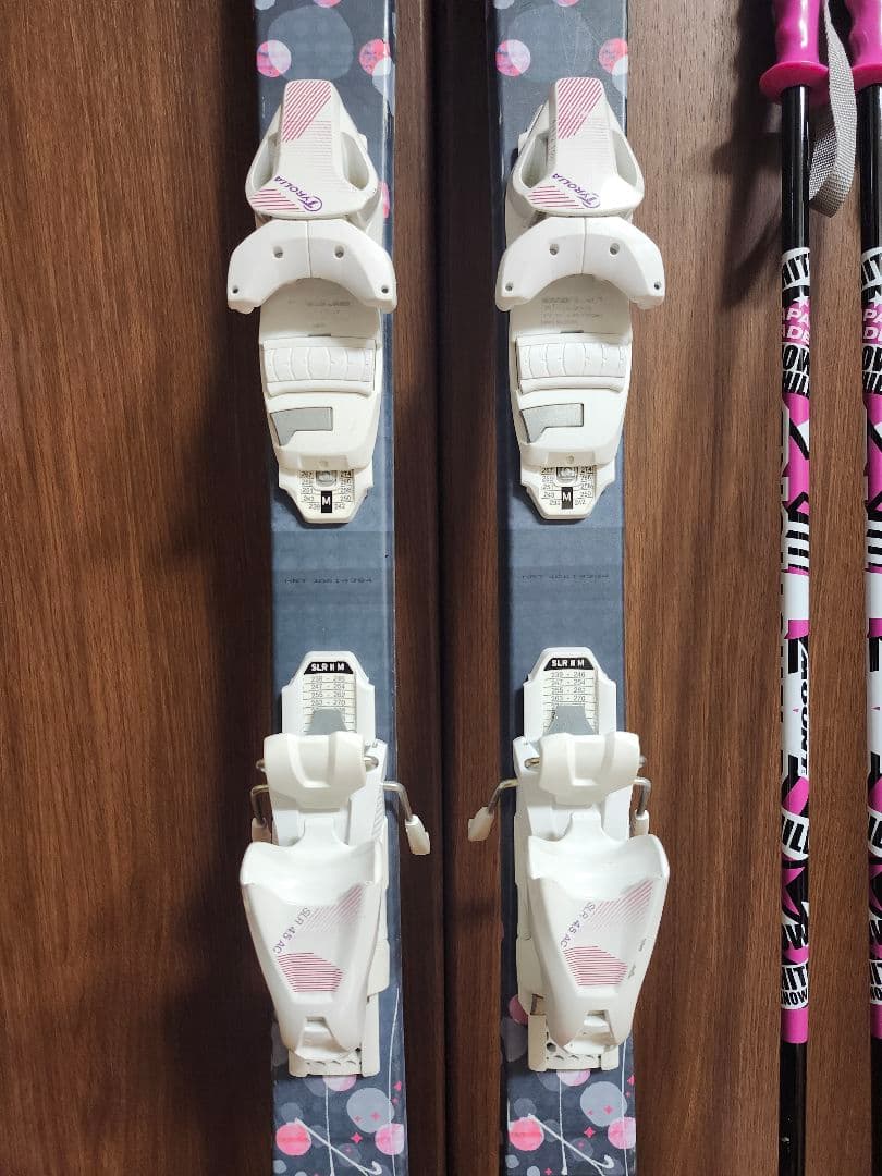 子供スキーセット　スキー板　138cm　 ブーツ　23cm　ストック 95cm