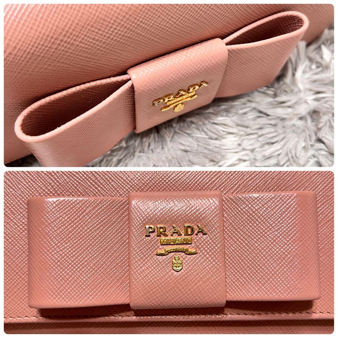 美品✨PRADA フィオッコサフィアーノ　ベビーピンク　メタルロゴ　2点セット