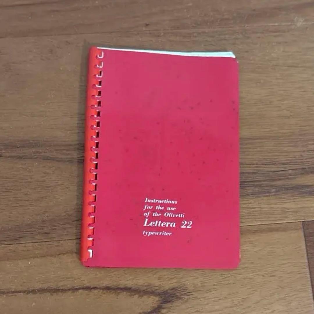 タイプライター(Olivetti Lettera 22)