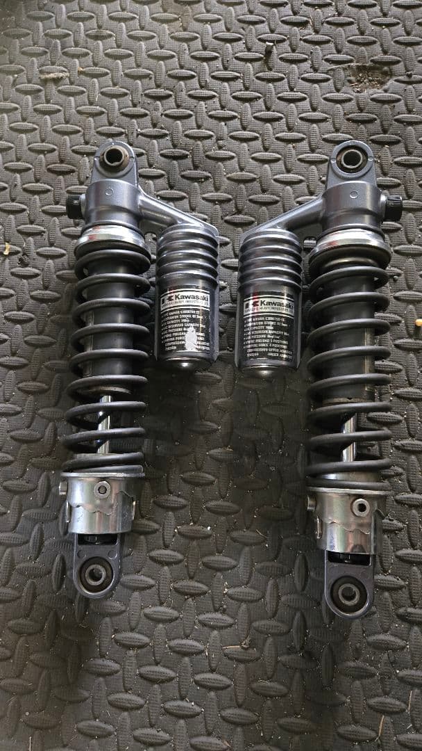 ゼファー 純正サス