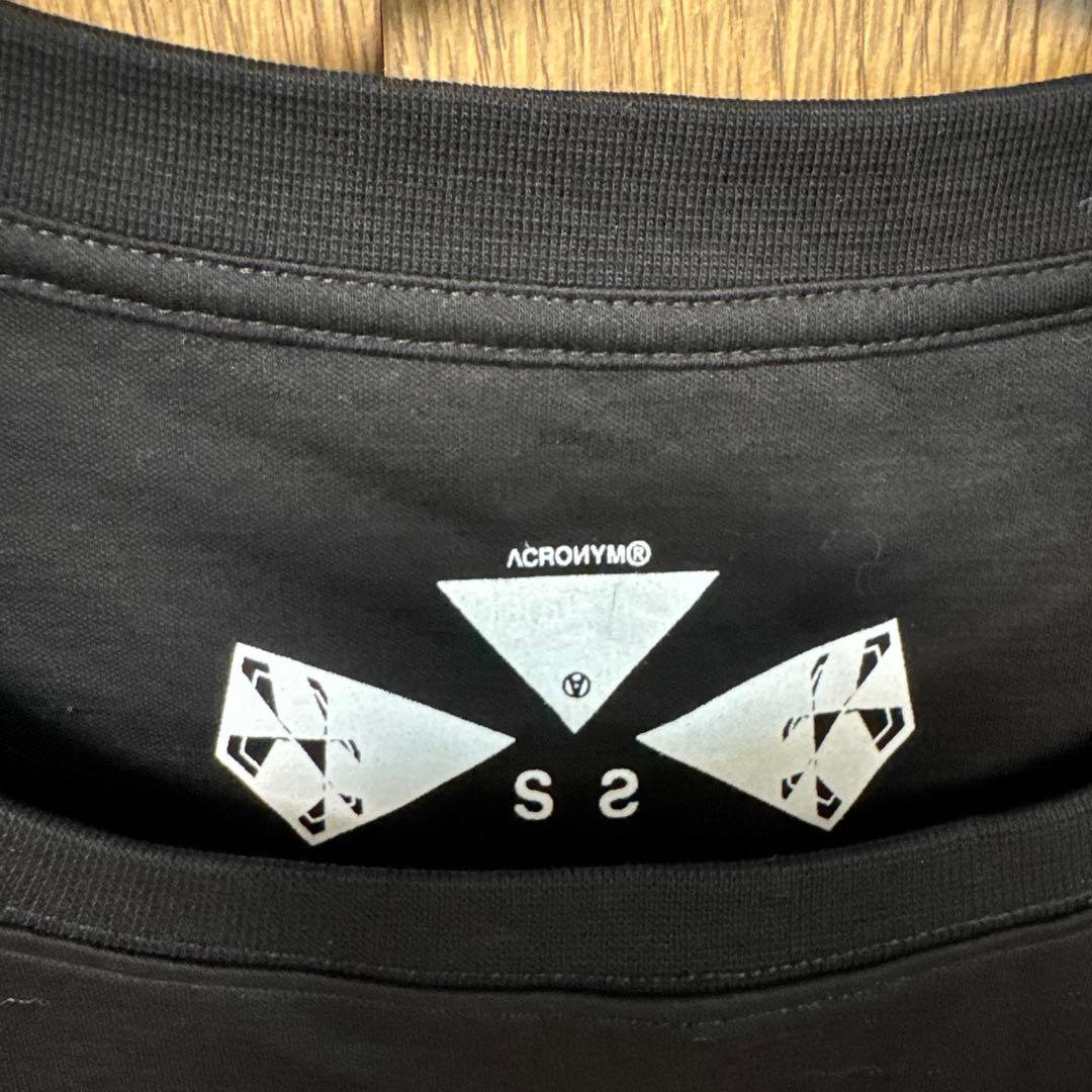 ACRONYM(アクロニウム) ノースリーブTシャツ