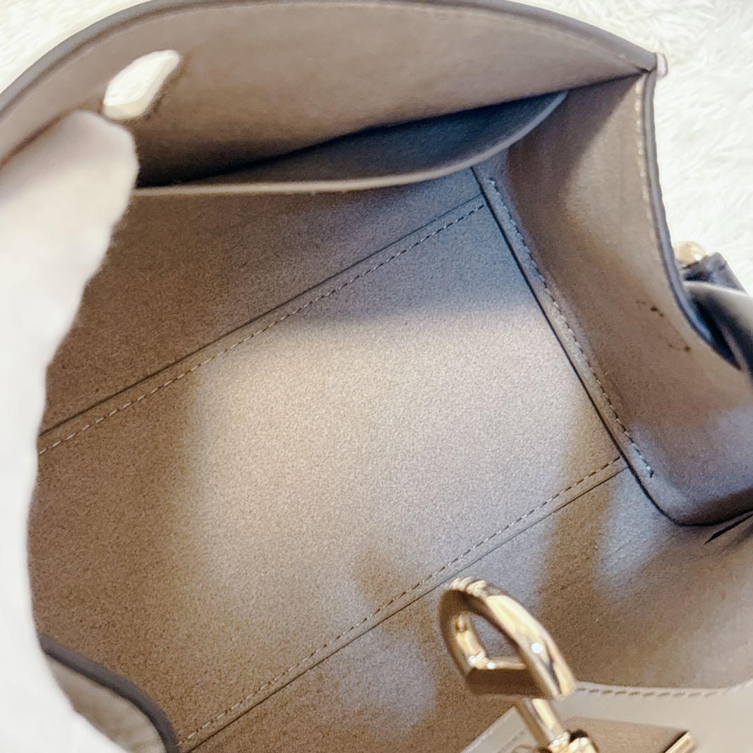 ✨美品✨ FURLA フルラ ジェネシ ミニ 2way ショルダーバッグ 本革