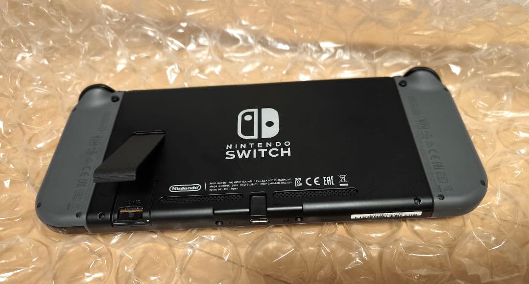 Nintendo Switch （イギリスにて購入。日本国内使用可能）
