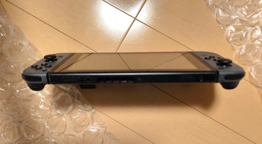 Nintendo Switch （イギリスにて購入。日本国内使用可能）