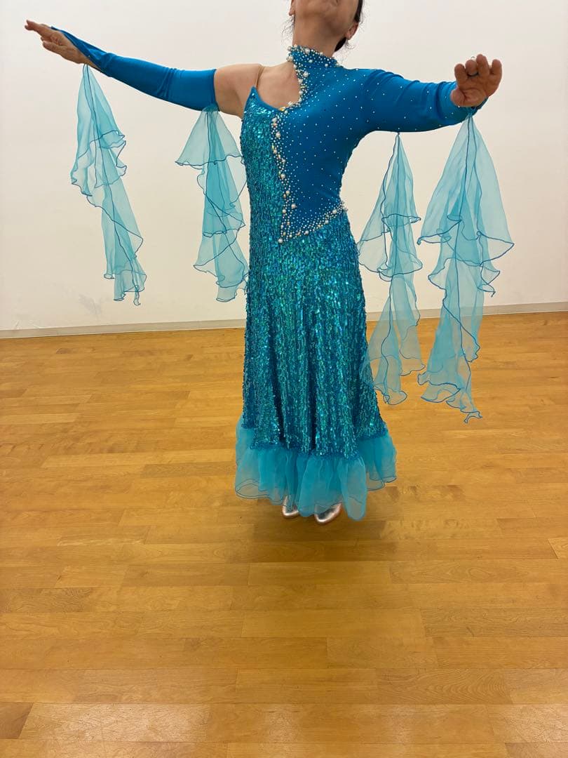 青い社交ダンスドレス スパンコール装飾