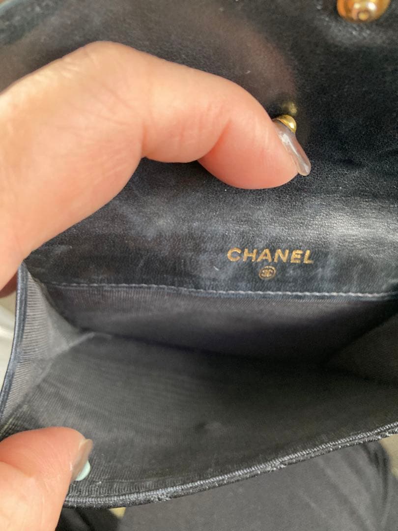 CHANEL ブラック キルティング 二つ折り財布