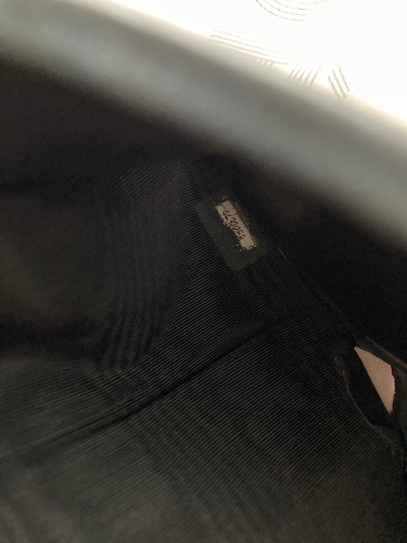 CHANEL ブラック キルティング 二つ折り財布