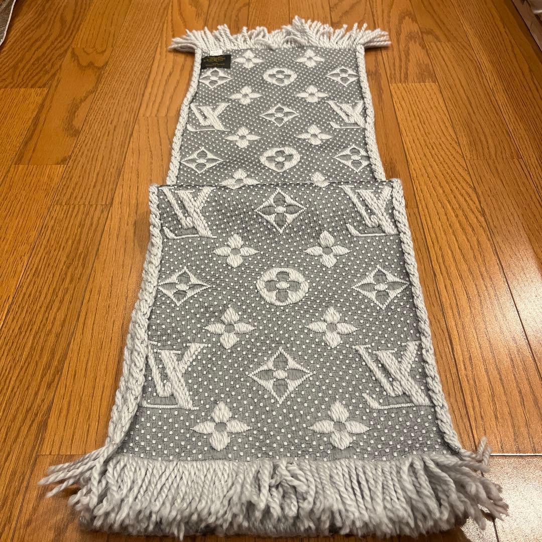Louis Vuitton グレー マフラー M74242