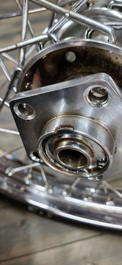 ハーレー　２１インチホイール　　　　ショベル（バリ山タイヤ付き)