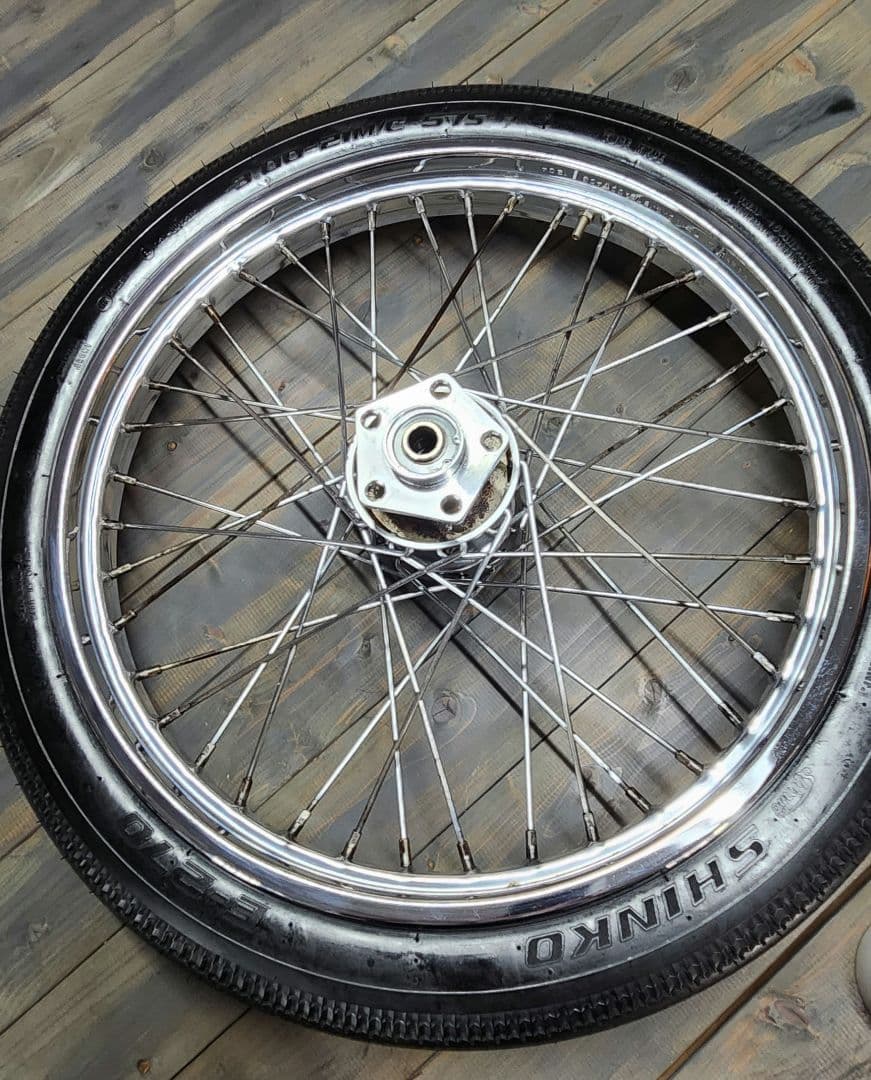 ハーレー　２１インチホイール　　　　ショベル（バリ山タイヤ付き)