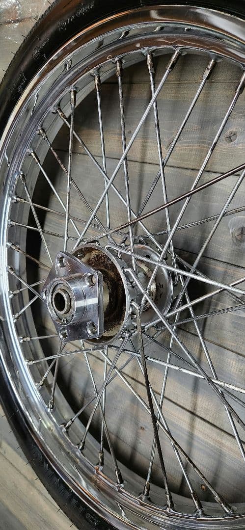 ハーレー　２１インチホイール　　　　ショベル（バリ山タイヤ付き)