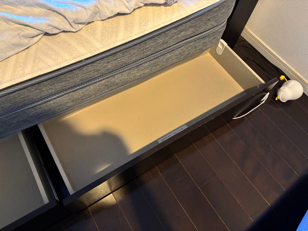 ニトリ　セミダブルのベッド