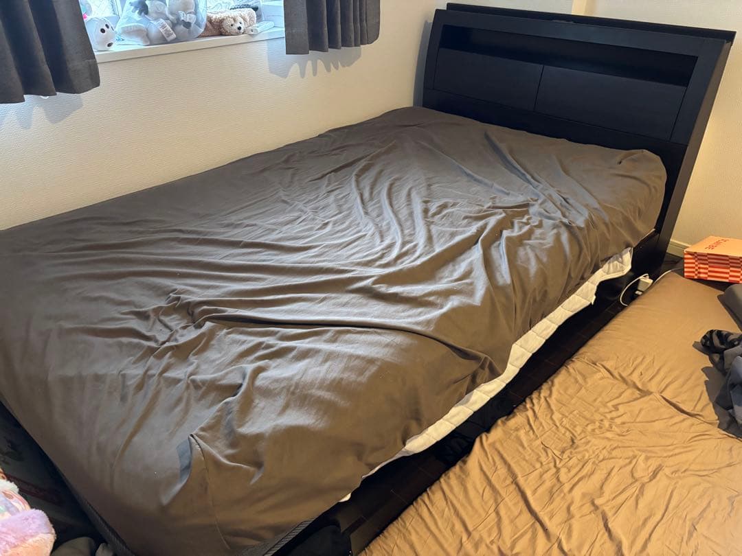 ニトリ　セミダブルのベッド