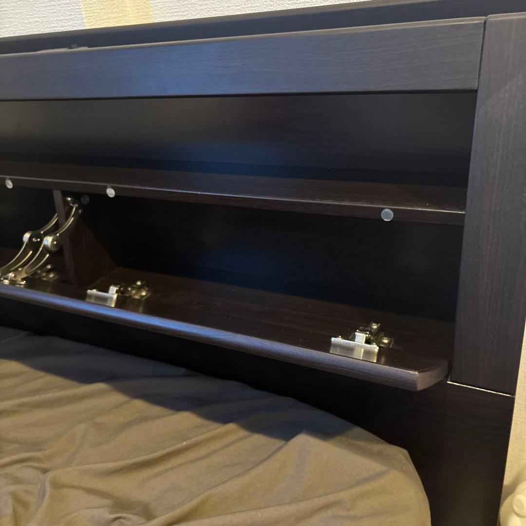 ニトリ　セミダブルのベッド