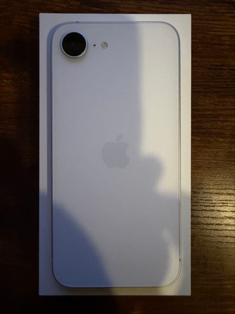 【極美品】Apple iPhone 16e 256GB 本体 ホワイト