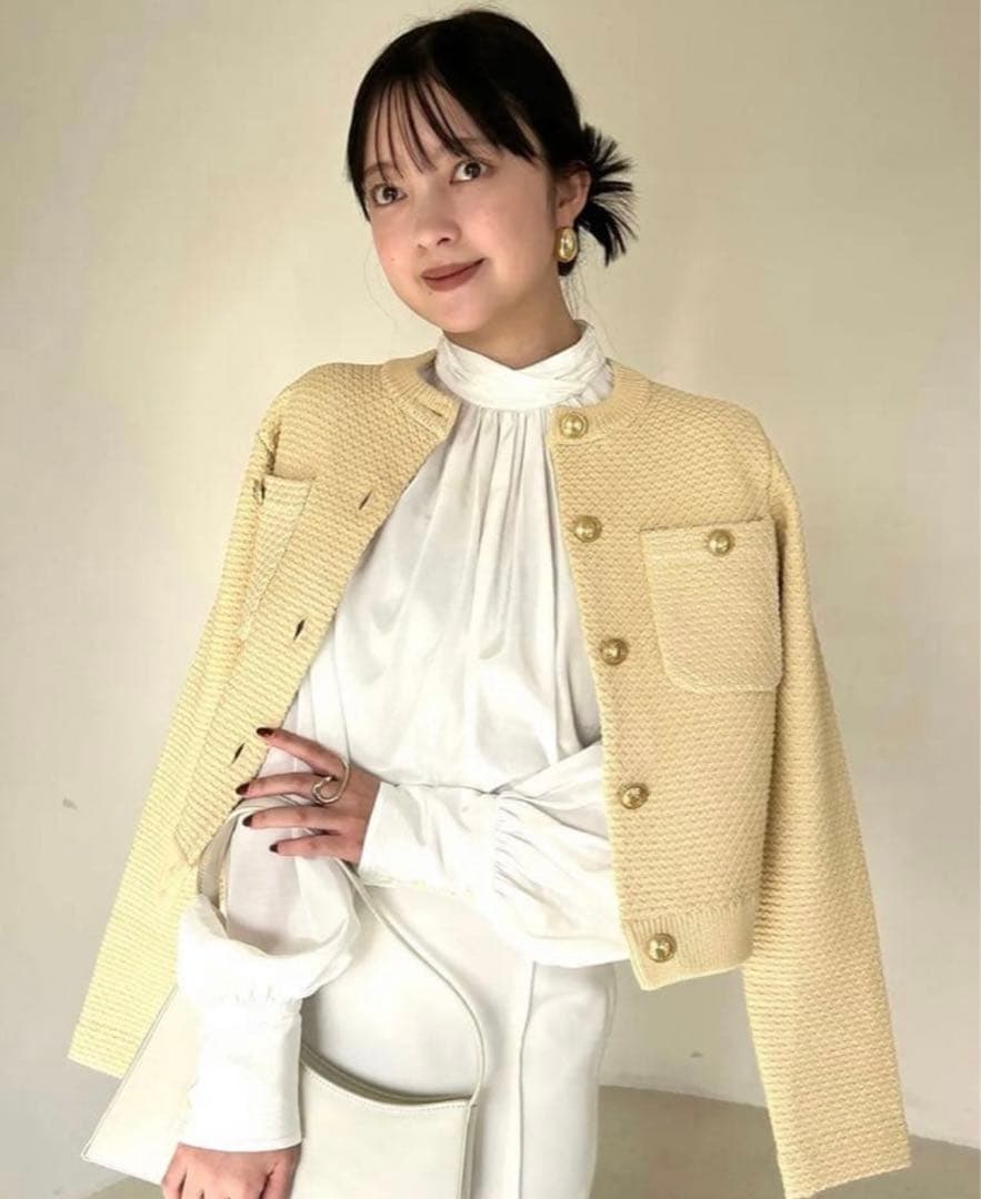 アニュアンス　ノーカラーニットジャケット　イエロー