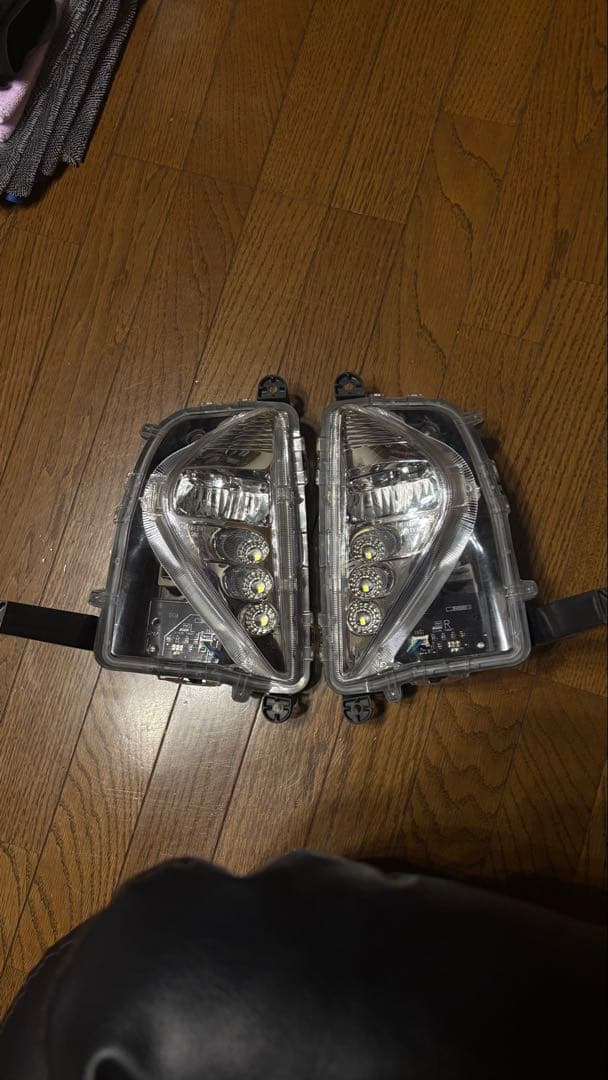 プリウス50前期純正フォグライト