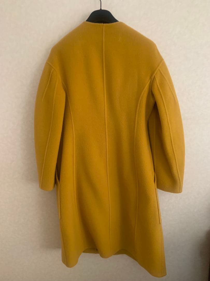 シクラス　イエロー ノーカラー コート